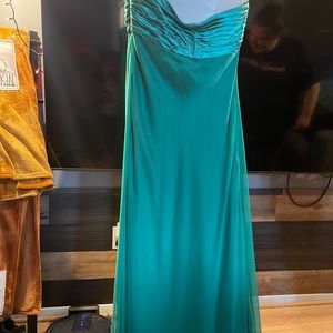 Evening gown / prom dress